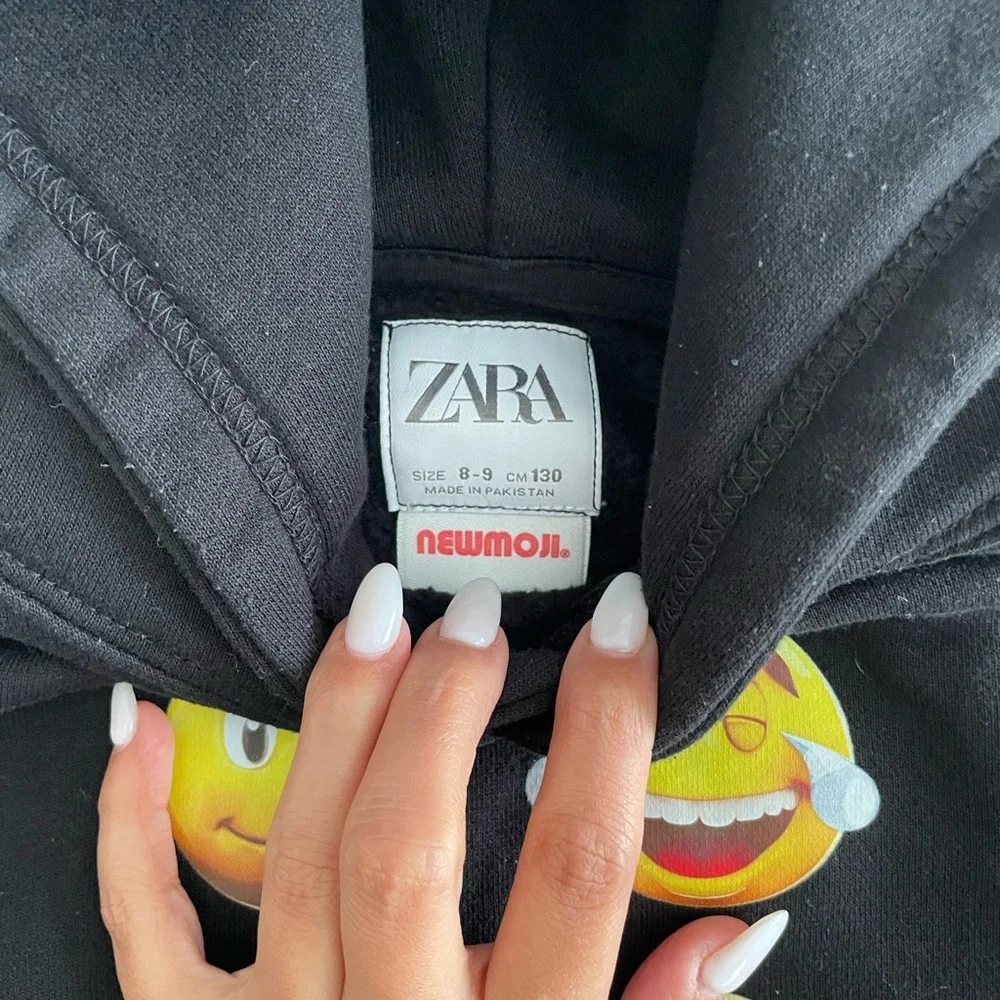 ZARA Black Emoji Hoodie - Picture 3 of 3
